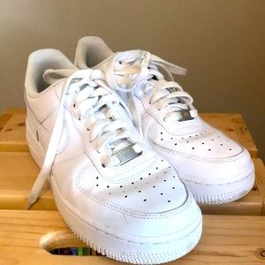 Nike Air Force 1 07 white size 8.5 women